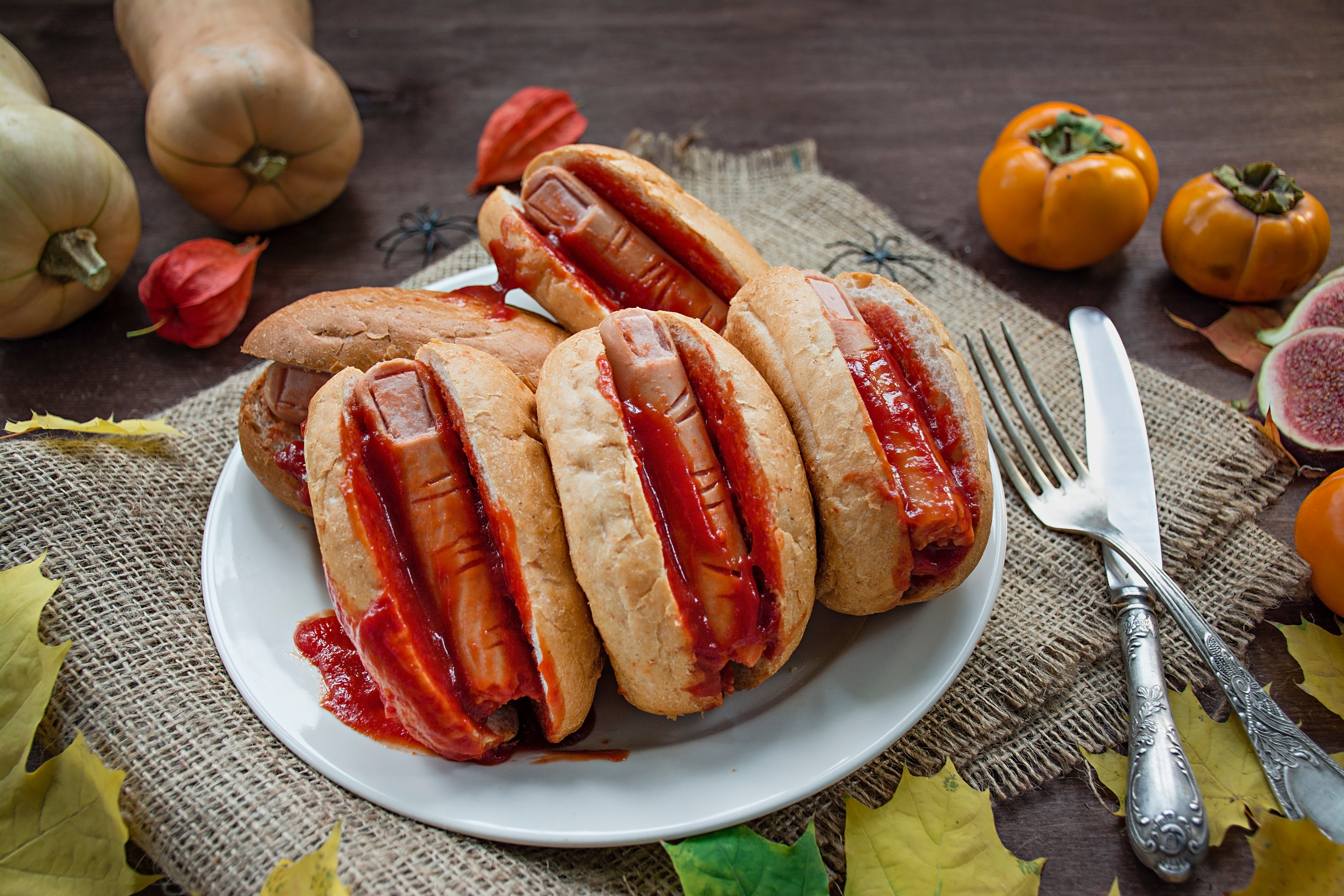 Hot dog fingers for your next Halloween mystery party. 